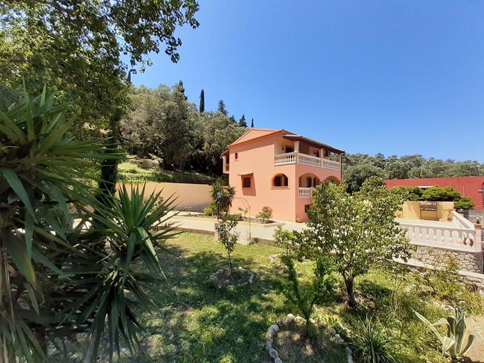 Villa Silvia Ágios Matthaíos Dış mekan fotoğraf