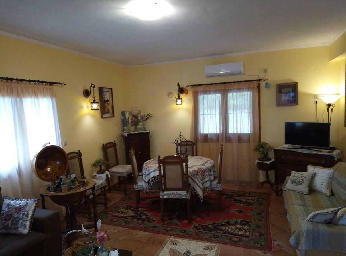 Villa Silvia Ágios Matthaíos Dış mekan fotoğraf