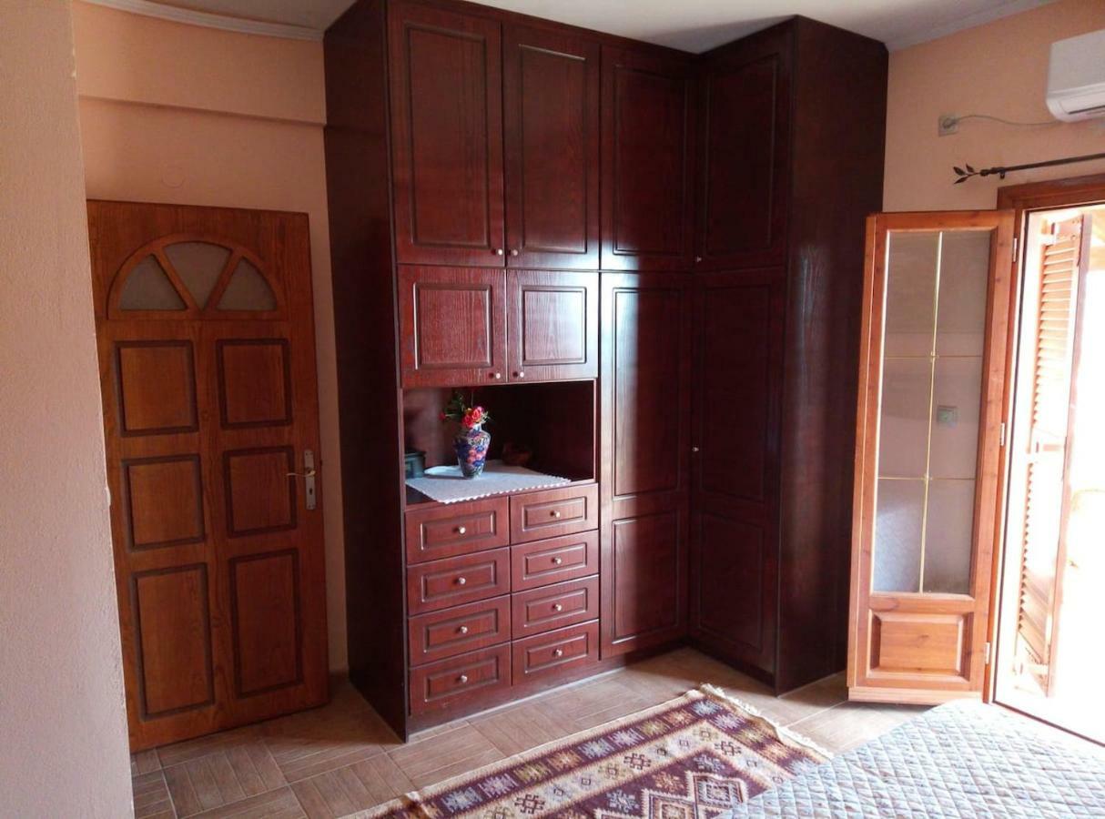 Villa Silvia Ágios Matthaíos Dış mekan fotoğraf