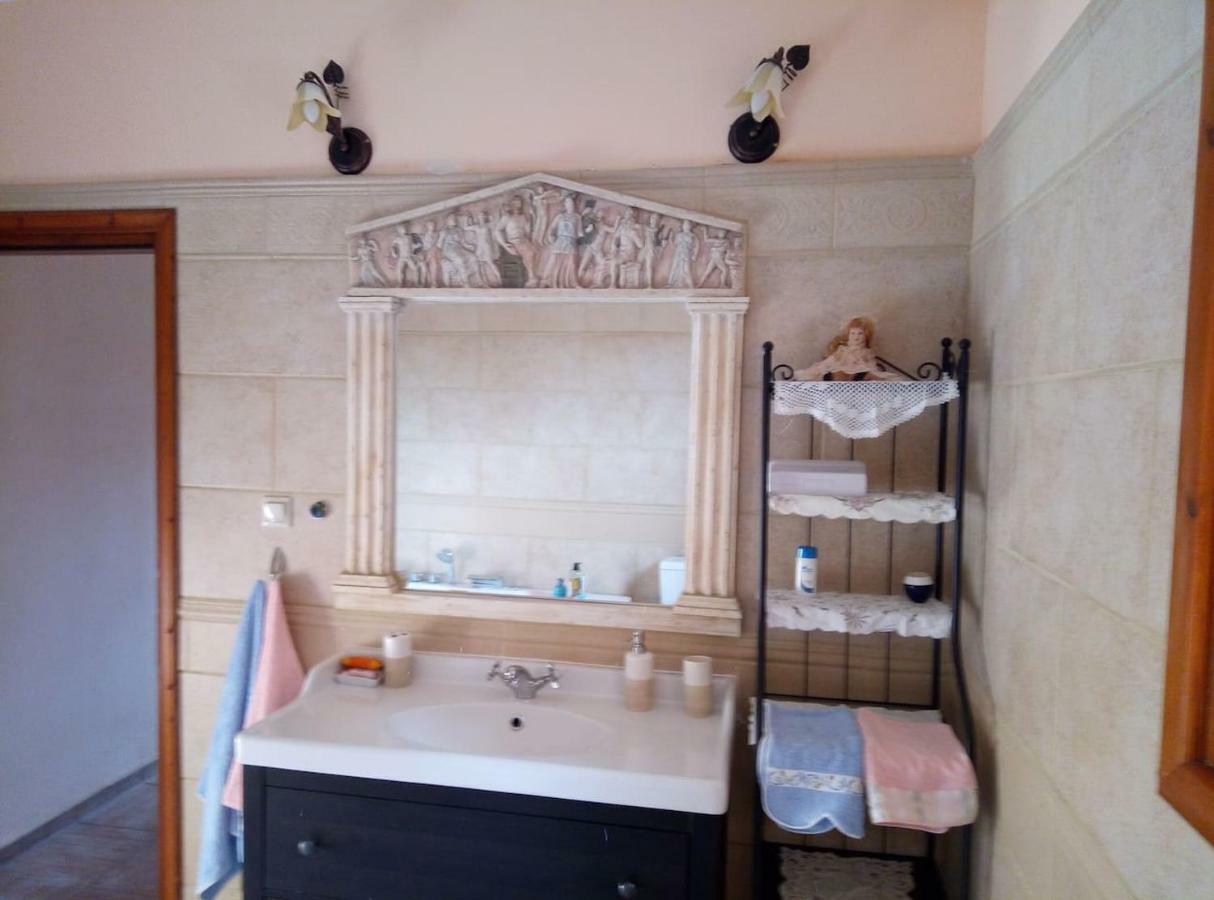 Villa Silvia Ágios Matthaíos Dış mekan fotoğraf