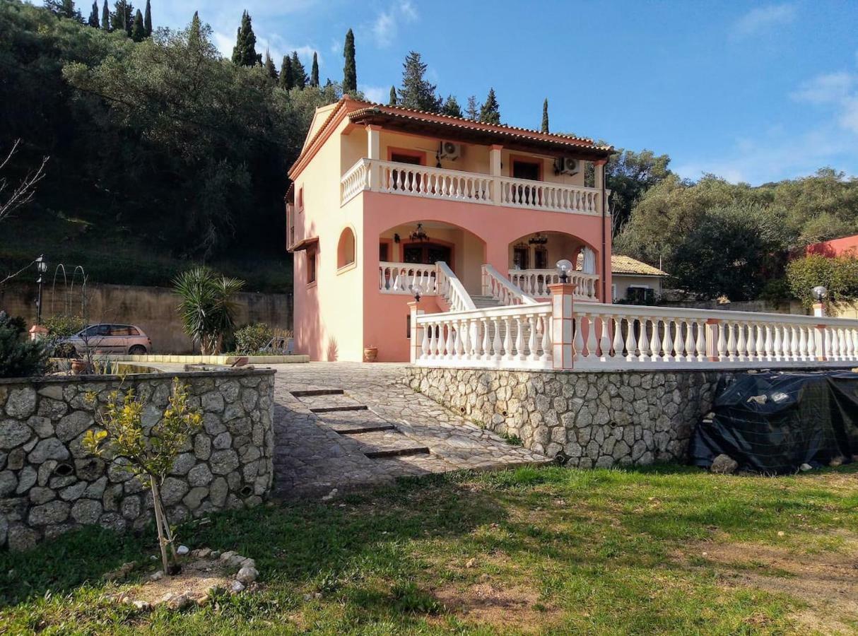 Villa Silvia Ágios Matthaíos Dış mekan fotoğraf