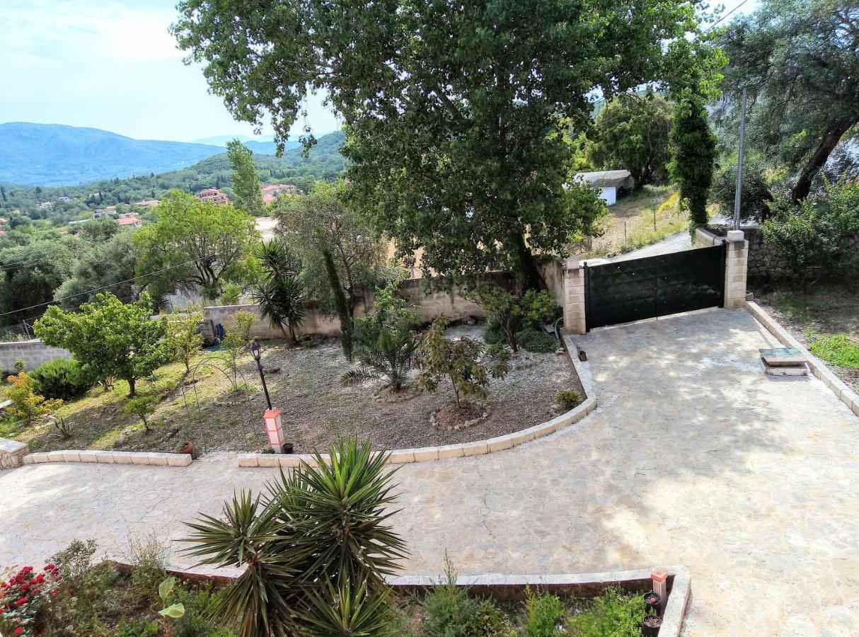 Villa Silvia Ágios Matthaíos Dış mekan fotoğraf