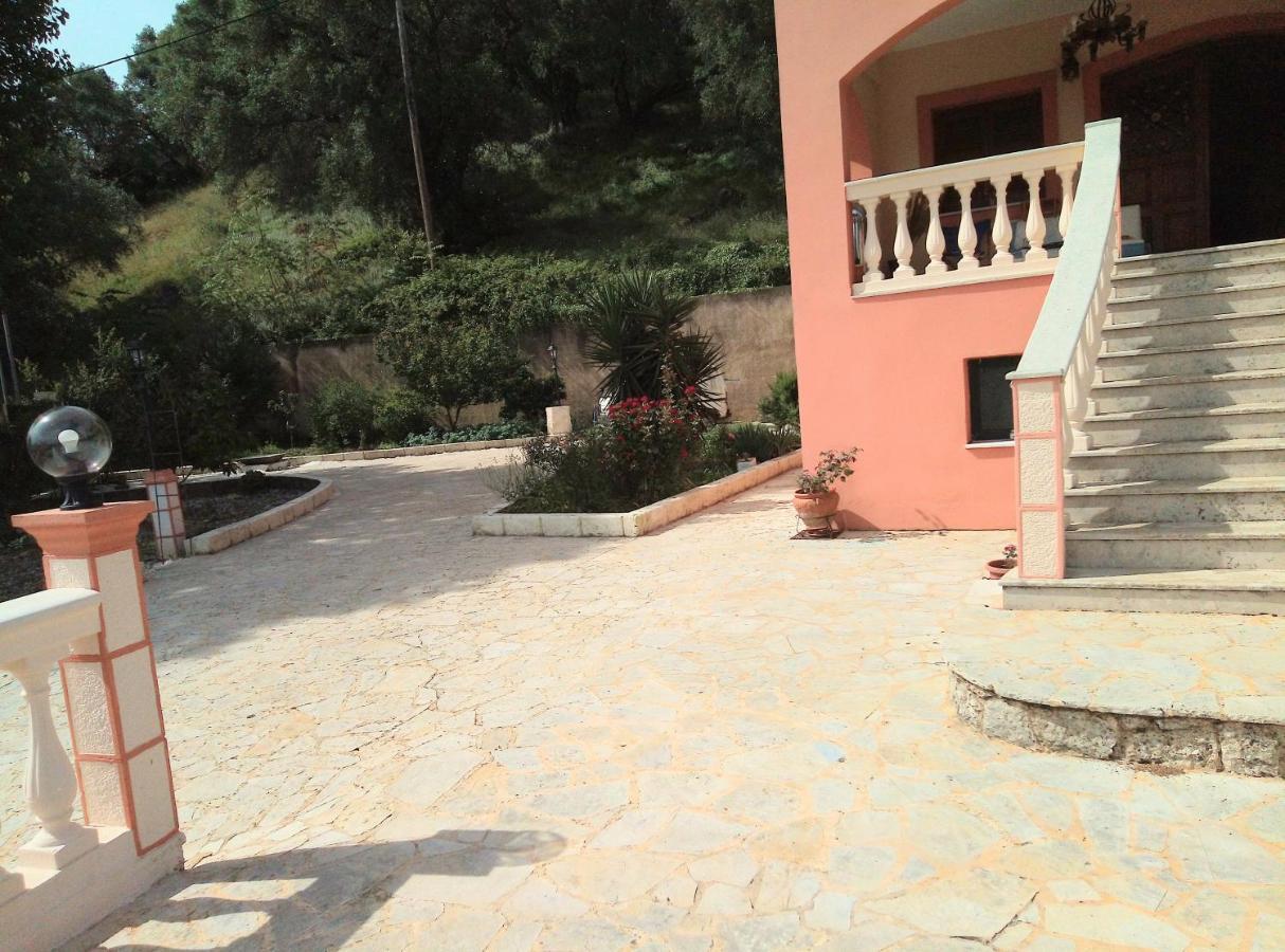 Villa Silvia Ágios Matthaíos Dış mekan fotoğraf